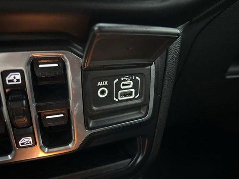 Certified 2022 Jeep Wrangler Unlimited Sport w/ Sun And Sound Package image 19