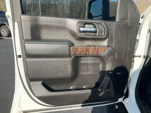 Used 2022 GMC Sierra 3500 Denali w/ Denali Ultimate Package AWD/4WD image 17