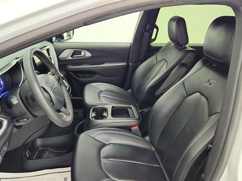 Used 2024 Chrysler Pacifica Limited FWD image 21