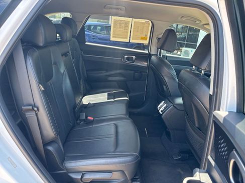 Used 2024 Kia Sorento S FWD image 28