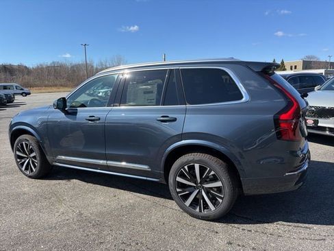 New 2026 Volvo XC90 B5 Core w/ Protection Package Premier image 6
