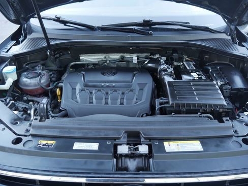 Used 2023 Volkswagen Tiguan SE R-Line AWD/4WD image 11