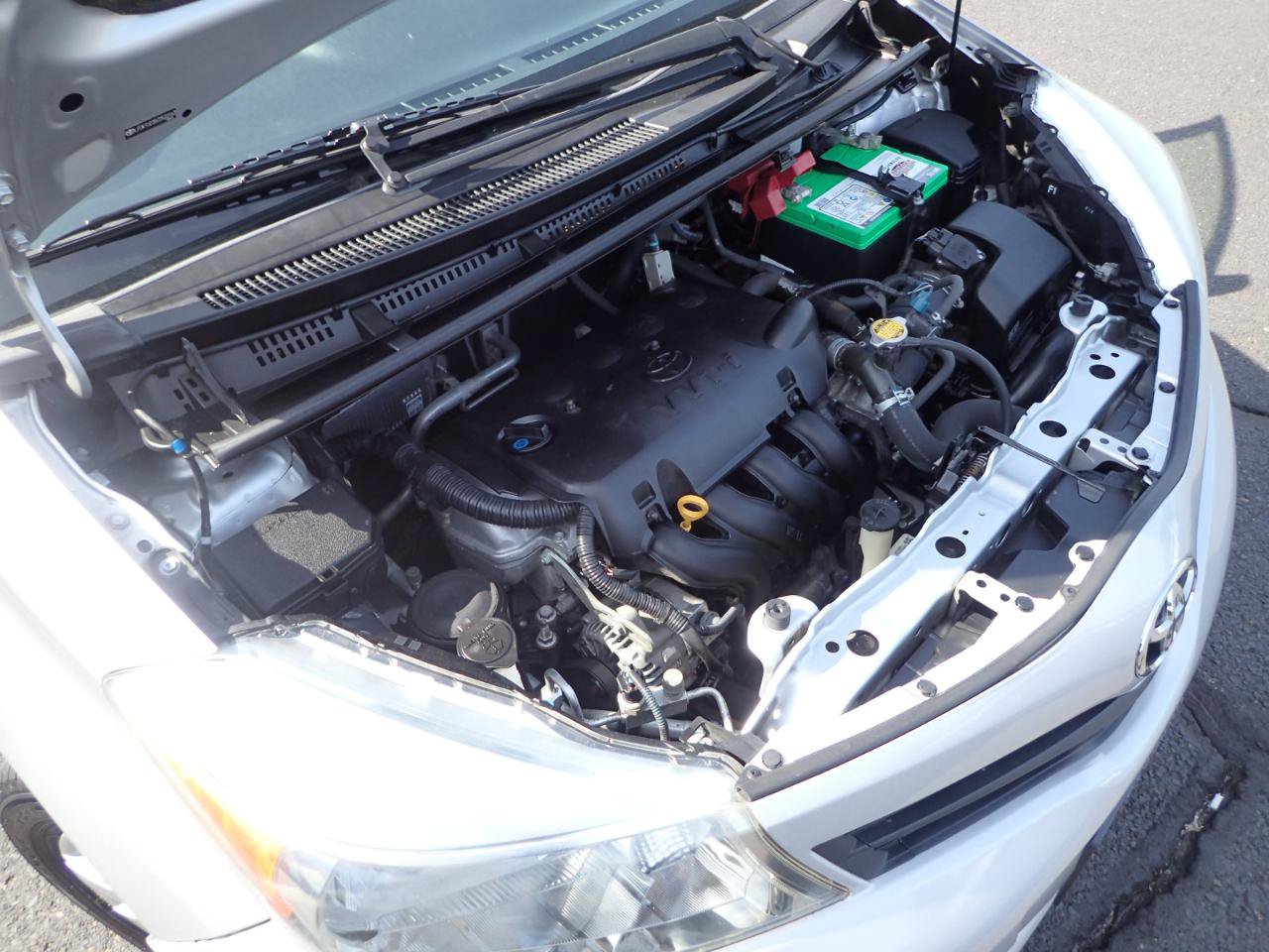 Used 2012 Toyota Yaris LE FWD image 18