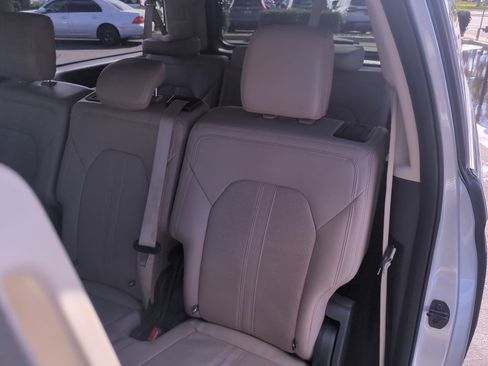 Used 2023 Ford Expedition Max Limited image 32