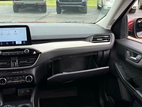 Certified 2022 Ford Escape SEL FWD image 30