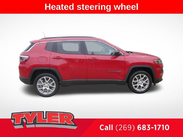 Used 2023 Jeep Compass Latitude AWD/4WD image 9