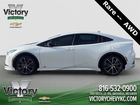 Used 2024 Toyota Prius Limited image 3