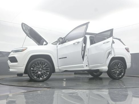 Used 2022 Jeep Compass High Altitude AWD/4WD image 59