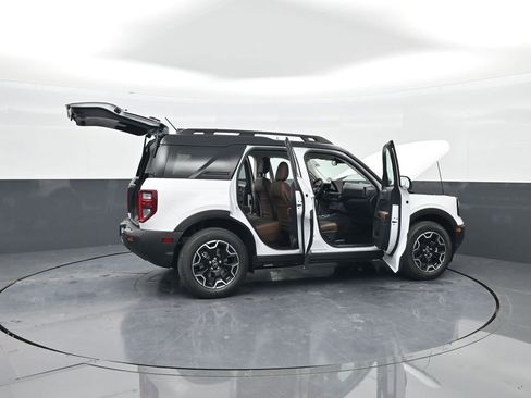 New 2025 Ford Bronco Sport Outer Banks w/ Outer Banks Tech Package+ image 59