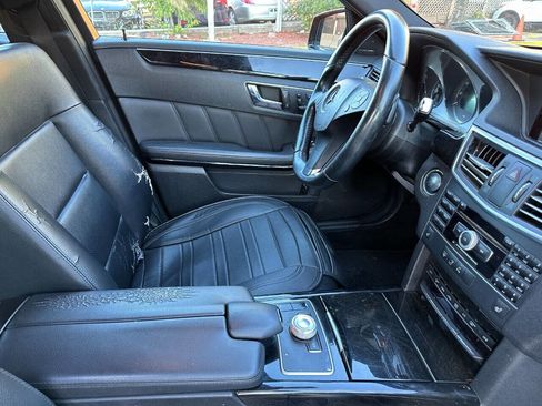 Used 2011 Mercedes-Benz E 350 4MATIC Sedan image 9