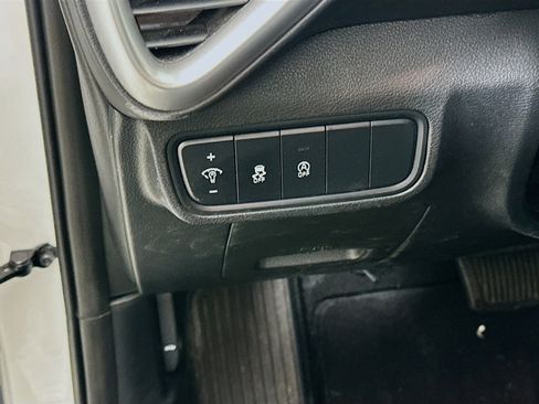 Used 2025 Kia Soul LX w/ LX Technology Package image 17