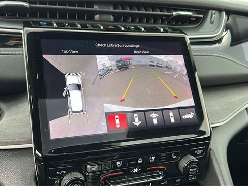 Used 2023 Jeep Grand Cherokee 30th Anniversary image 22