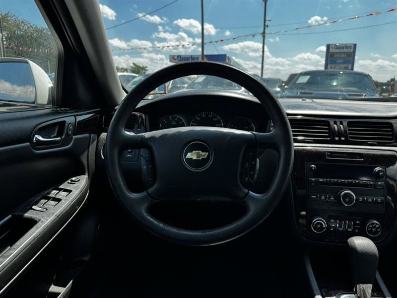 Used 2015 Chevrolet Impala LTZ FWD image 14