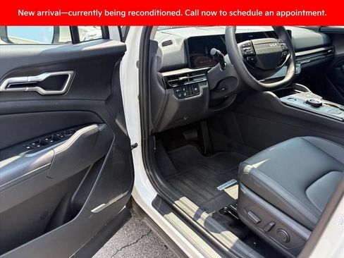 Certified 2026 Kia Sportage EX AWD/4WD image 16