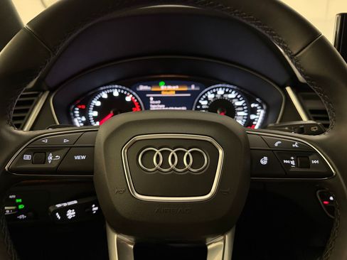 Used 2024 Audi Q5 2.0T Premium w/ Convenience Package AWD/4WD image 11