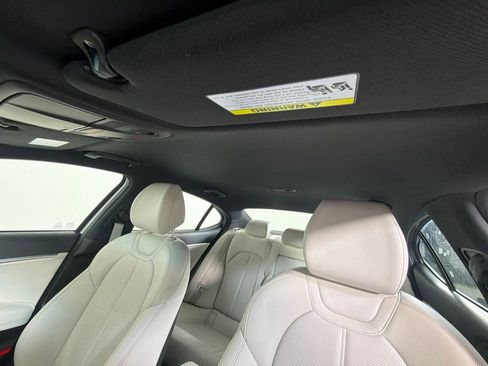 Used 2025 Genesis G70 2.5T RWD image 15