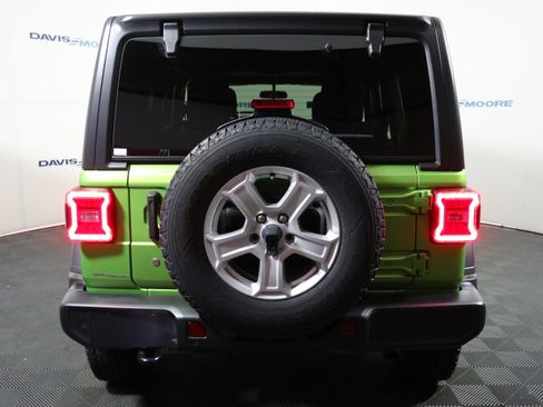 Used 2018 Jeep Wrangler Unlimited Sport S AWD/4WD image 7
