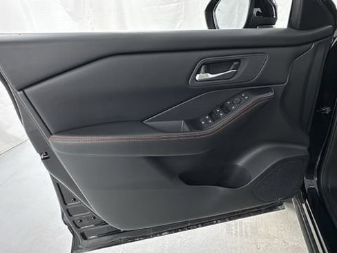 Certified 2025 Nissan Rogue SV AWD/4WD image 19