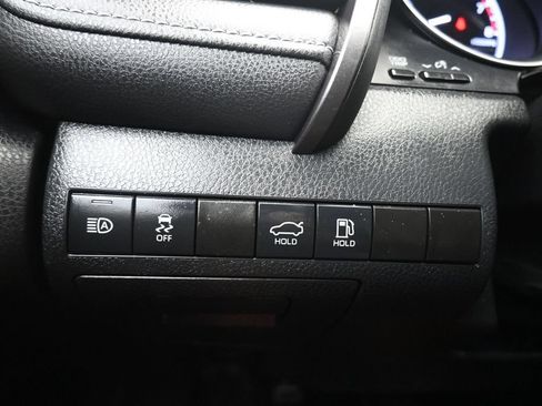 Used 2020 Toyota Camry SE w/ Convenience Package FWD image 23