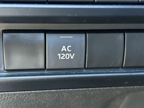 Used 2023 Toyota Tundra Limited image 28