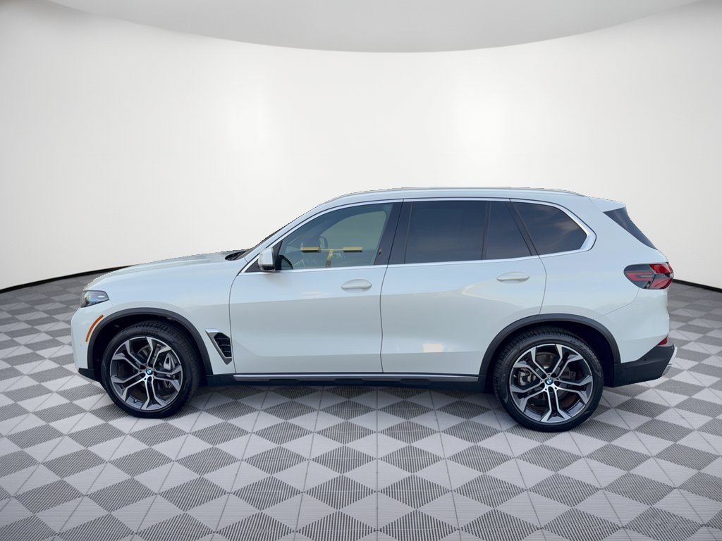 Certified 2025 BMW X5 sDrive40i w/ Premium Package RWD image 2