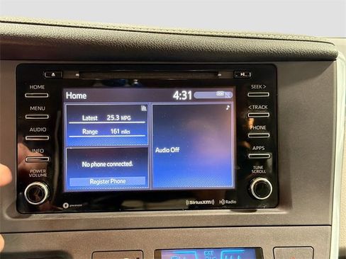 Used 2018 Toyota Sienna Limited image 12