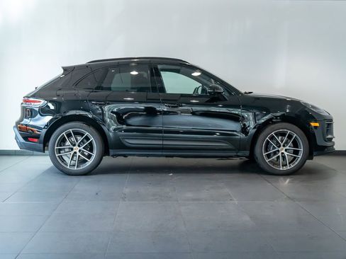 Certified 2026 Porsche Macan AWD/4WD image 8