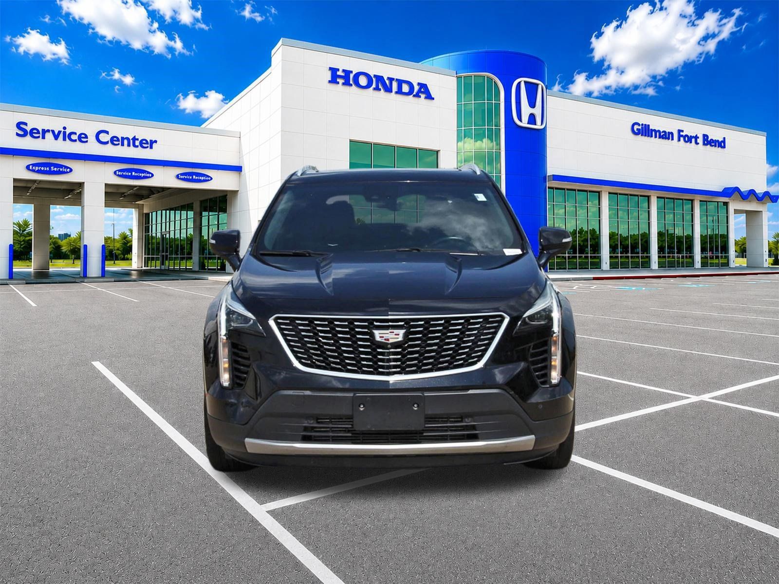 Used 2022 Cadillac XT4 Premium Luxury w/ Enhanced Visibility Package FWD image 2