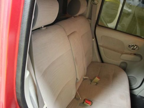 Used 2009 Nissan Cube 1.8 S w/ Interior Designer Pkg FWD image 9