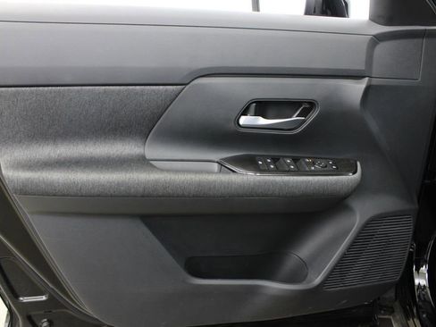 New 2026 Nissan Kicks SV image 15