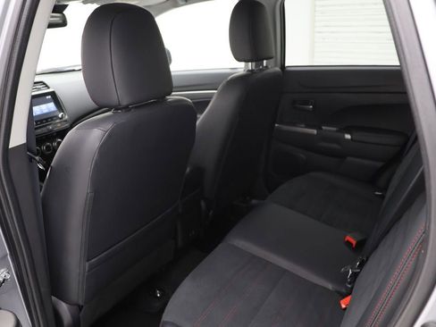 Used 2025 Mitsubishi Outlander Sport AWD image 11