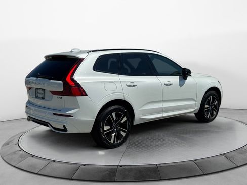 New 2026 Volvo XC60 B5 Core w/ Climate Package image 7