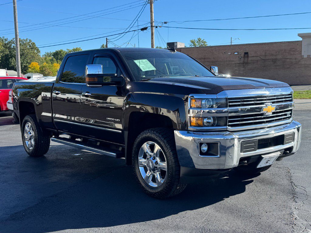 Used 2018 Chevrolet Silverado 2500 LTZ w/ LTZ Plus Package AWD/4WD image 4