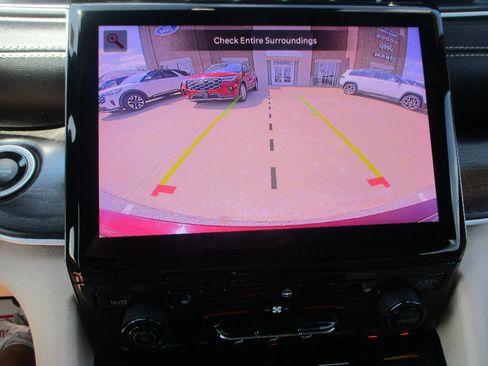 Used 2023 Jeep Grand Cherokee Limited AWD/4WD image 7