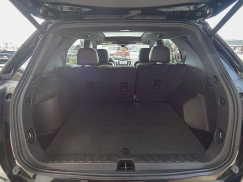 Used 2023 Chevrolet Equinox Premier FWD image 10