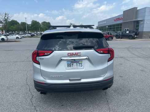 Used 2018 GMC Terrain SLE w/ Driver Convenience Package FWD image 6