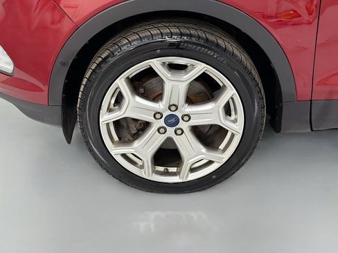 Used 2019 Ford Escape Titanium AWD/4WD image 32