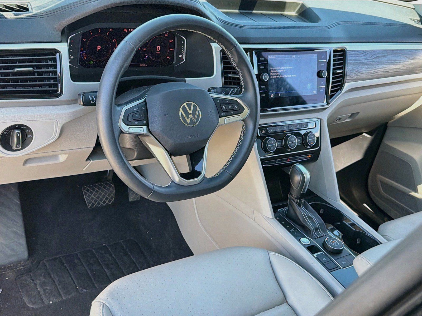 Used 2023 Volkswagen Atlas SE w/ Panoramic Sunroof Package AWD/4WD image 33