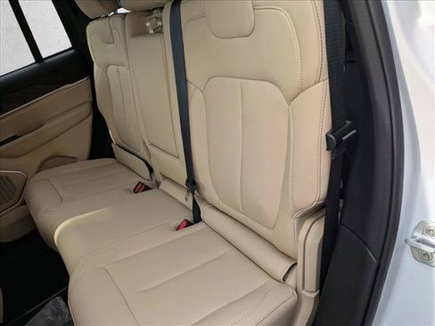 New 2026 Jeep Grand Cherokee Limited RWD image 4