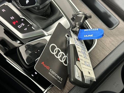 Used 2023 Audi Q5 2.0T Premium w/ Convenience Package image 23