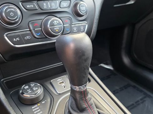 Used 2022 Jeep Cherokee Trailhawk w/ Sun, Sound & Nav Group image 32