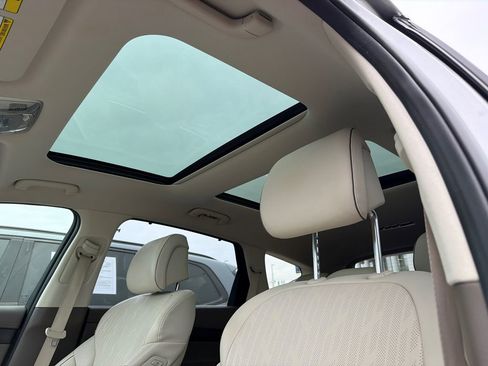 Used 2024 Genesis GV80 3.5T w/ Advanced Package image 33