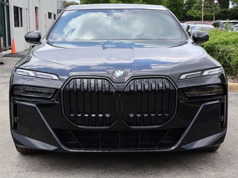 Used 2025 BMW 740i w/ Premium Package RWD image 14
