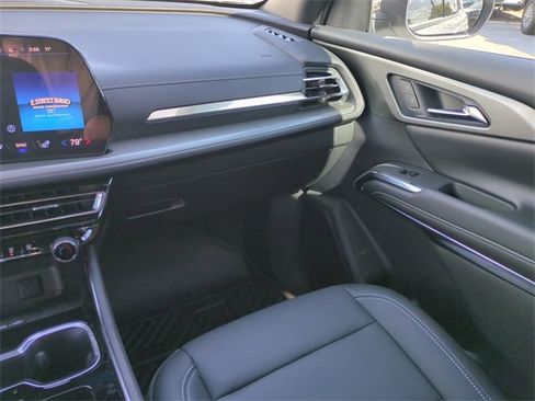 Used 2025 Chevrolet Traverse LT w/ Sun and Wheel Package image 20