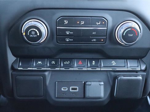 Used 2022 Chevrolet Silverado 1500 Custom Trail Boss image 22