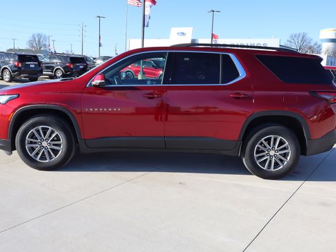 Used 2023 Chevrolet Traverse LT image 9