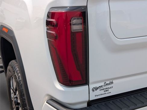 Used 2024 GMC Sierra 2500 Denali AWD/4WD image 11