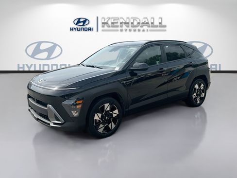 Used 2024 Hyundai Kona SEL w/ Convenience Package FWD image 3