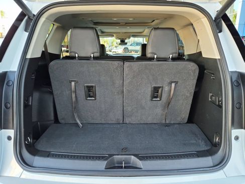 Used 2021 GMC Acadia Denali w/ Denali Ultimate Package AWD/4WD image 25