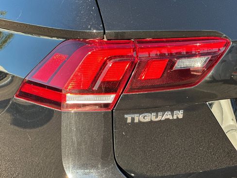 Used 2021 Volkswagen Tiguan S image 26